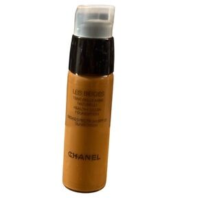 CHANEL Les Beiges Healthy Glow Foundation Shade 121 New